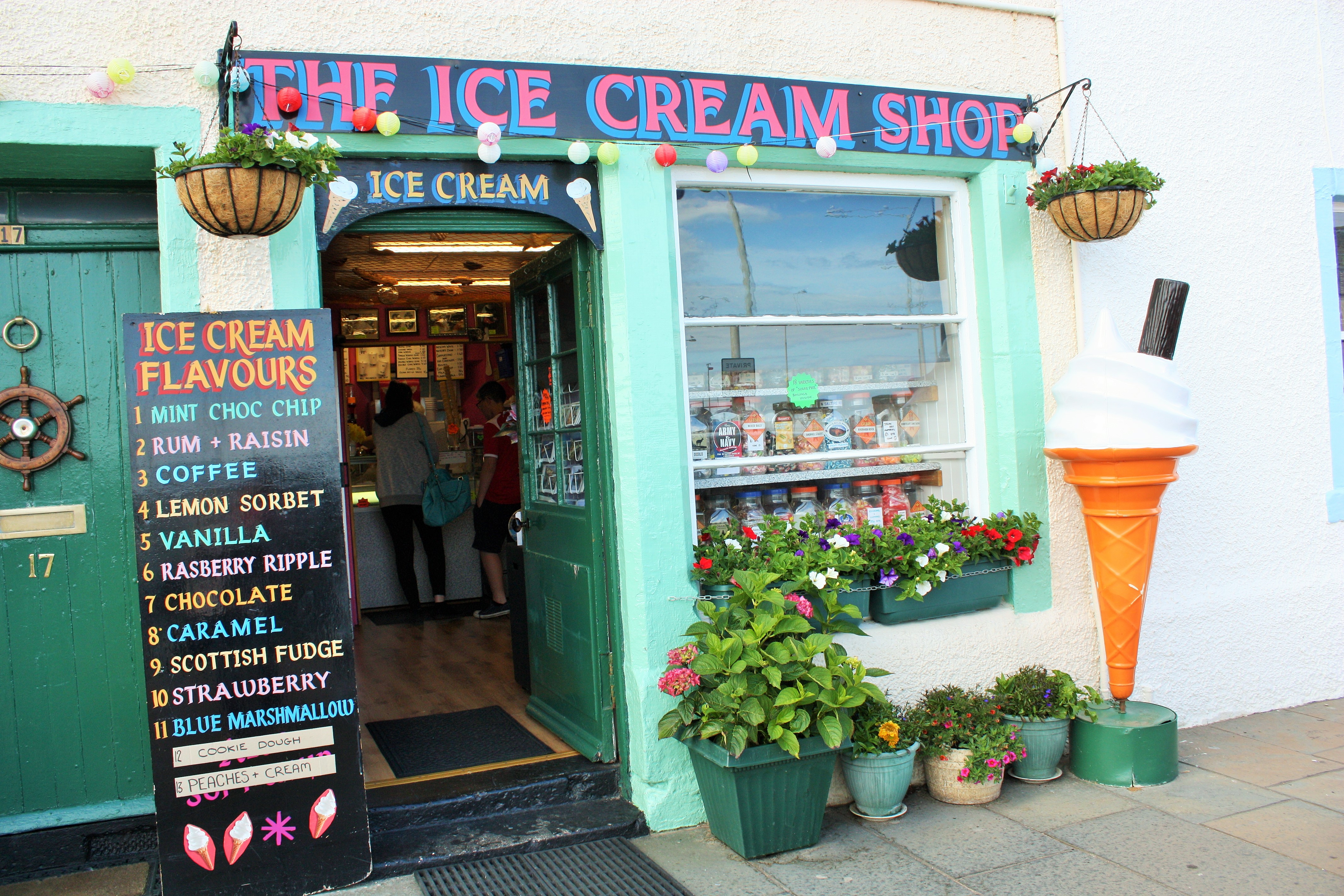 DELICIOUS FOOD - Traditional ice cream & sweet shop, Pittenweem